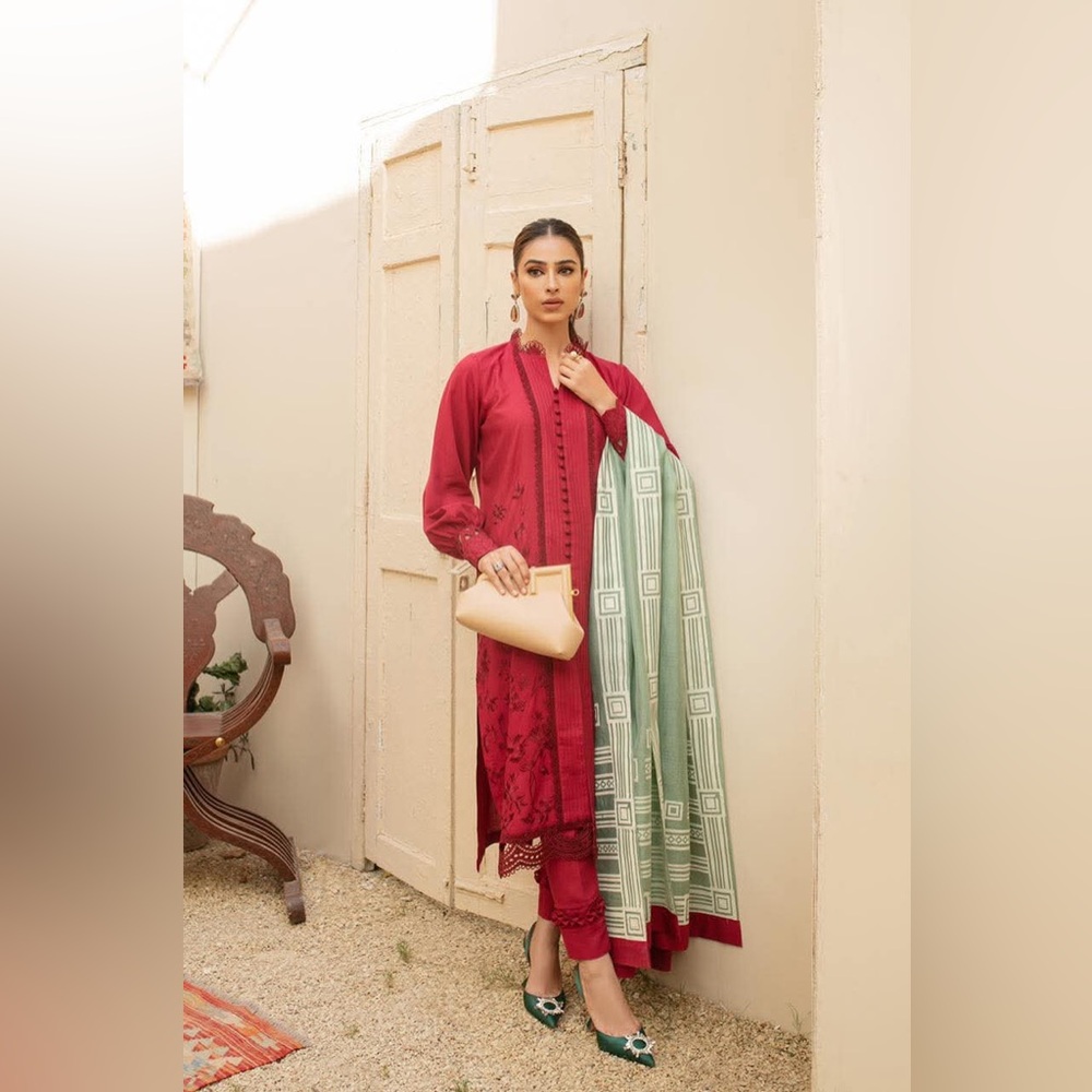 Pakistani branded Jacquard 3 piece salwar kameez